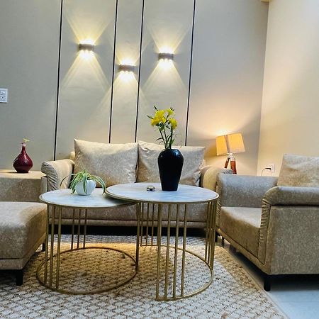 Bedchambers Serviced Apartment, Medicity Gurgaon Exteriör bild